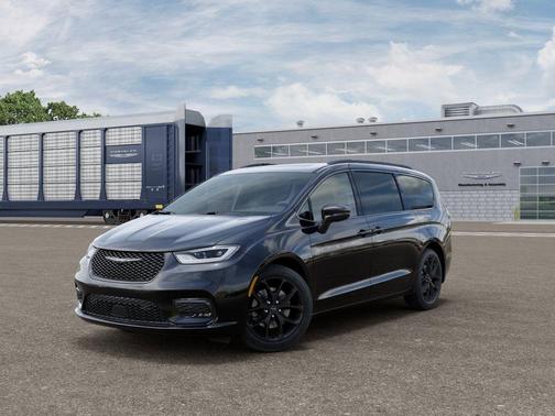 Diamond Black 2026 Chrysler Pacifica Limited