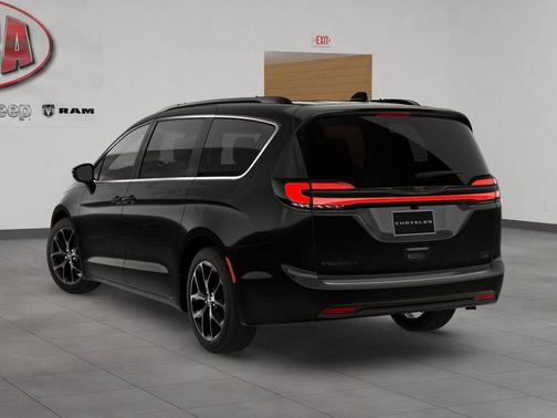 Diamond Black 2026 Chrysler Pacifica Limited