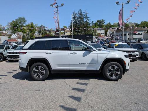 Bright White Clearcoat 2022 Jeep Grand Cherokee 4xe Base