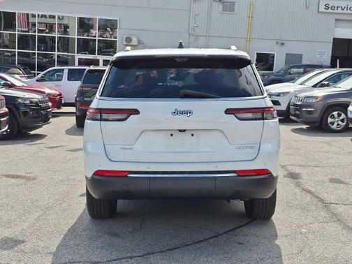 Bright White Clearcoat 2023 Jeep Grand Cherokee L Limited