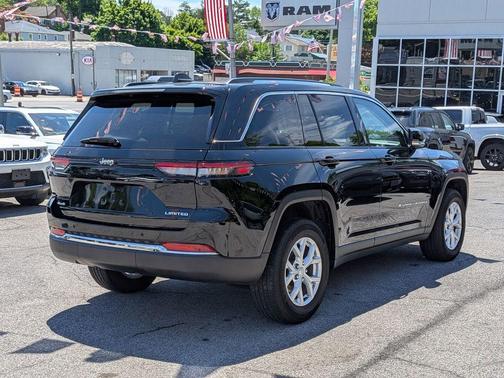 Diamond Black 2023 Jeep Grand Cherokee Limited