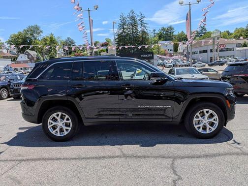 Diamond Black 2023 Jeep Grand Cherokee Limited
