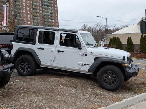 2024 Jeep Wrangler Sport