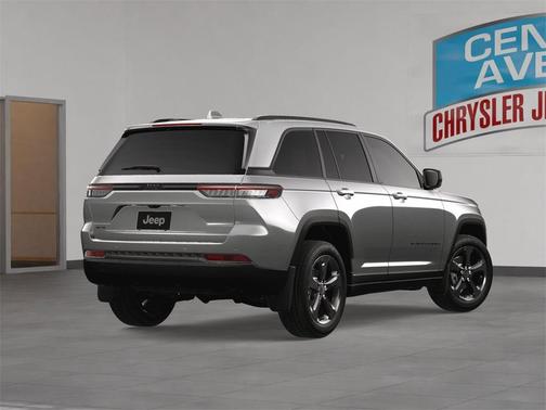 2025 Jeep Grand Cherokee Laredo