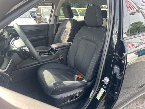 Diamond Black 2023 Jeep Grand Cherokee L Laredo