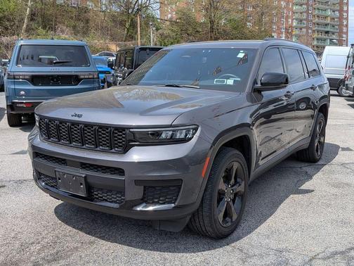 Metallic 2023 Jeep Grand Cherokee L Laredo