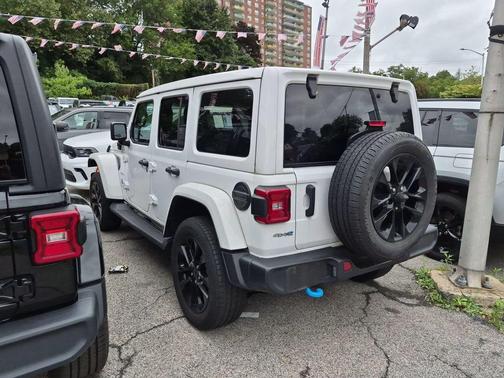 Bright White Clearcoat 2024 Jeep Wrangler 4xe Sahara