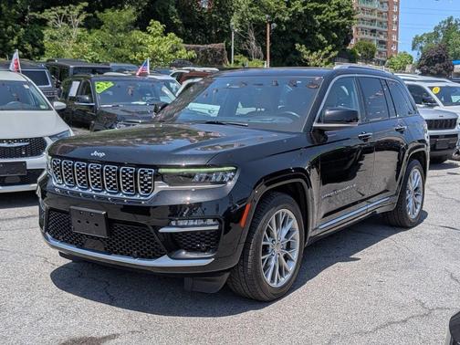 Diamond Black 2023 Jeep Grand Cherokee Summit