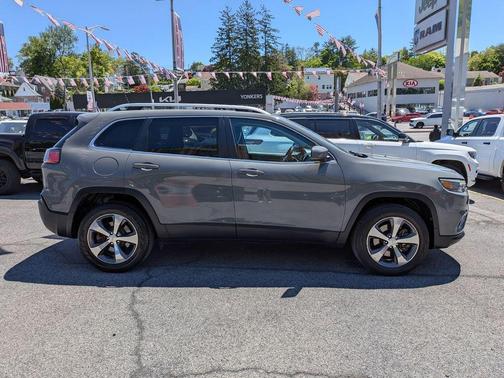 Sting Gray Clearcoat 2019 Jeep Cherokee Limited