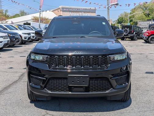 Diamond Black 2023 Jeep Grand Cherokee Altitude