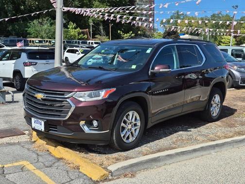 Black Cherry Metallic 2021 Chevrolet Traverse LT Cloth
