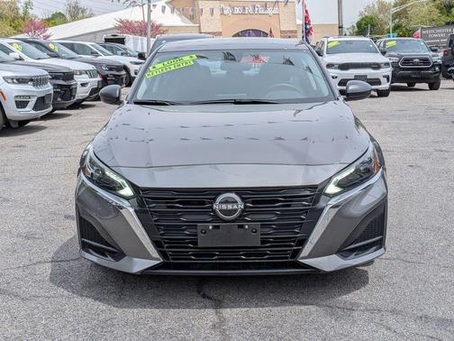 Gun Metallic 2025 Nissan Altima SV