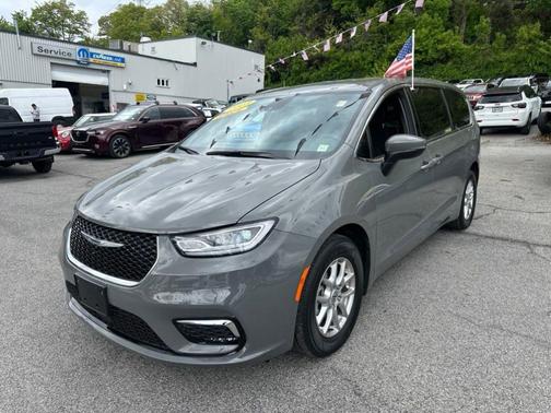Ceramic Gray Clearcoat 2023 Chrysler Pacifica Touring