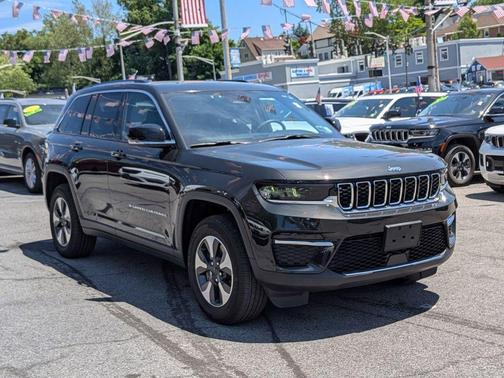 Rocky Mountain Pearlcoat 2023 Jeep Grand Cherokee 4xe Base