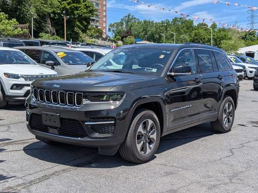 Rocky Mountain Pearlcoat 2023 Jeep Grand Cherokee 4xe Base