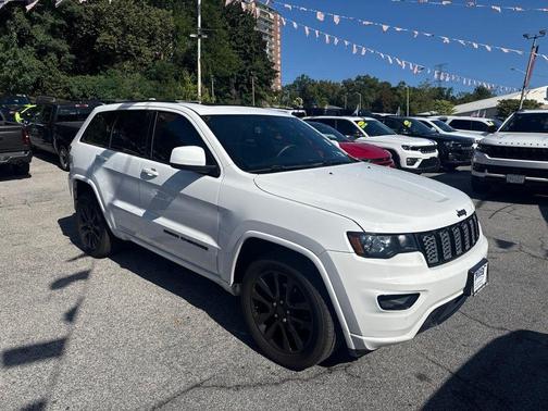 Bright White Clearcoat 2018 Jeep Grand Cherokee Altitude