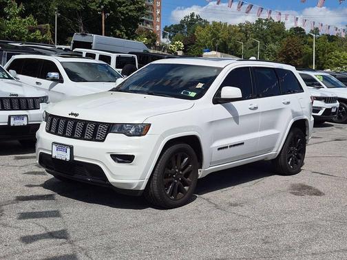Bright White Clearcoat 2018 Jeep Grand Cherokee Altitude