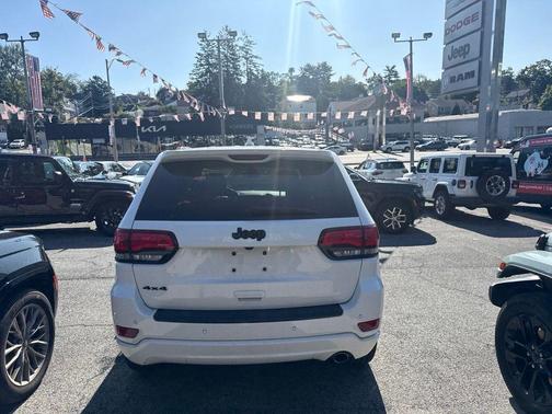Bright White Clearcoat 2018 Jeep Grand Cherokee Altitude