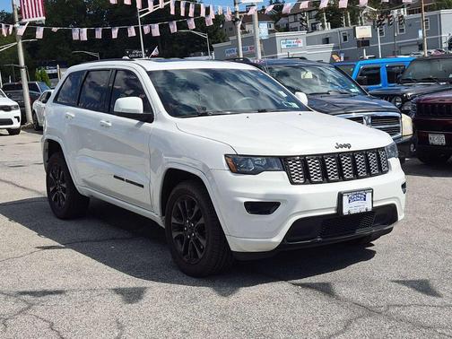 Bright White Clearcoat 2018 Jeep Grand Cherokee Altitude