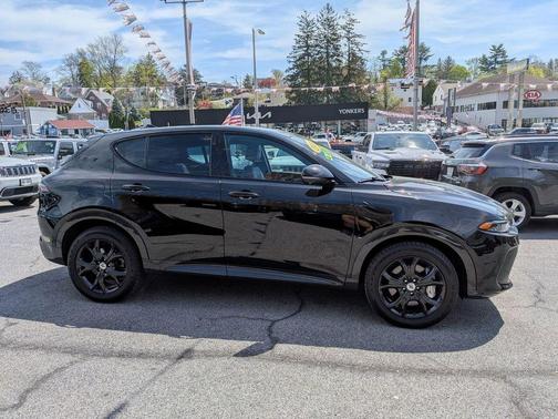 8 BALL 2024 Dodge Hornet R/T Plus