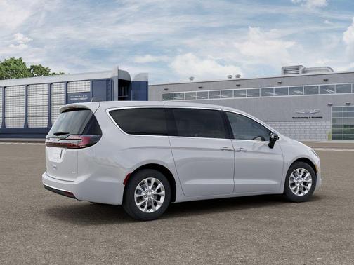PW7 2027 Chrysler Pacifica SELECT