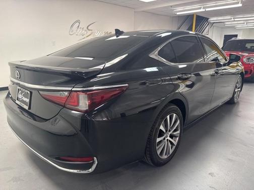 2020 Lexus ES 300h Base