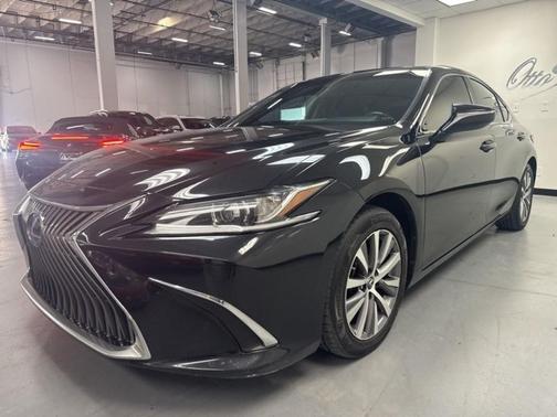 2020 Lexus ES 300h Base
