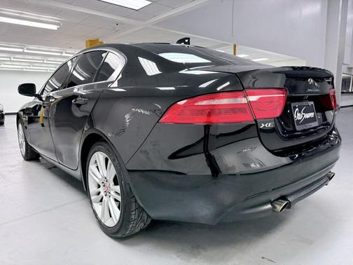 2019 Jaguar XE 25t Premium