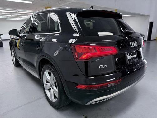 2018 Audi Q5 2.0T Premium Plus