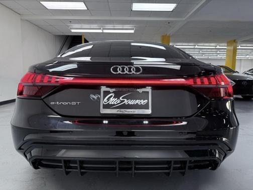 2022 Audi e-tron GT Premium Plus