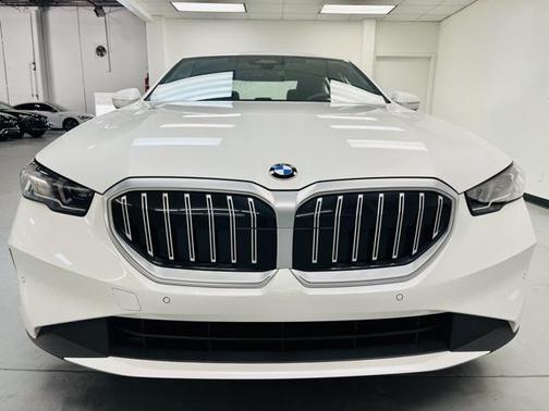 2024 BMW 530 i