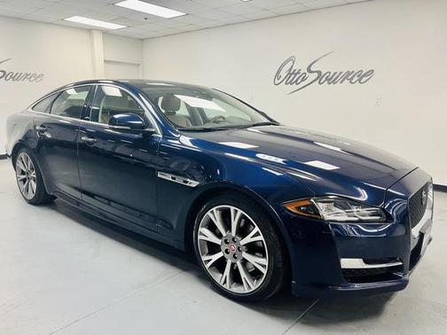2019 Jaguar XJ R-Sport