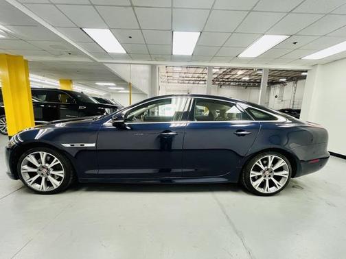2019 Jaguar XJ R-Sport