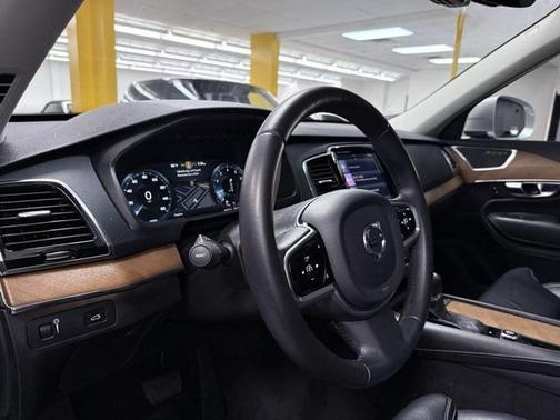 2018 Volvo XC90 T6 Inscription