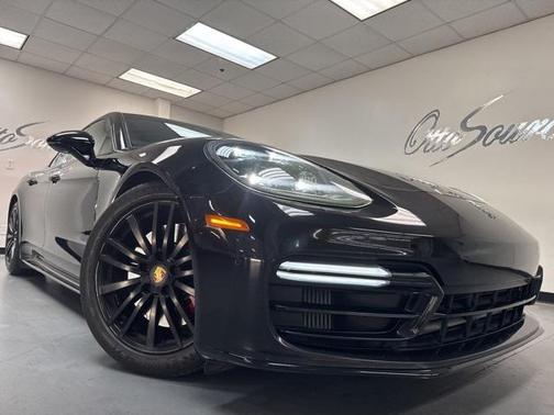 2020 Porsche Panamera GTS