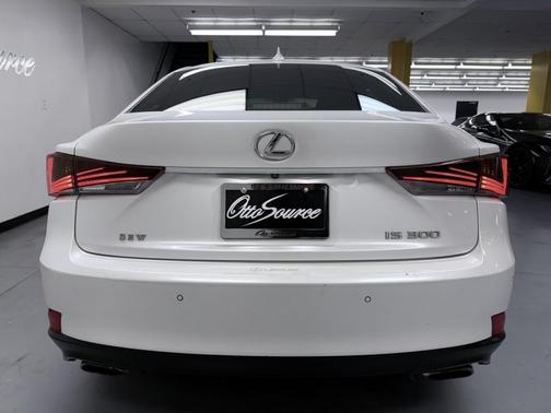 2018 Lexus IS 300 Base