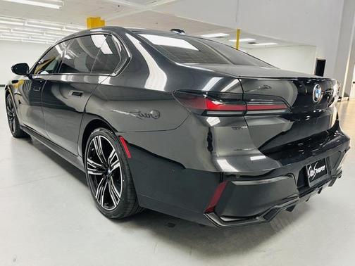 2024 BMW 740 i