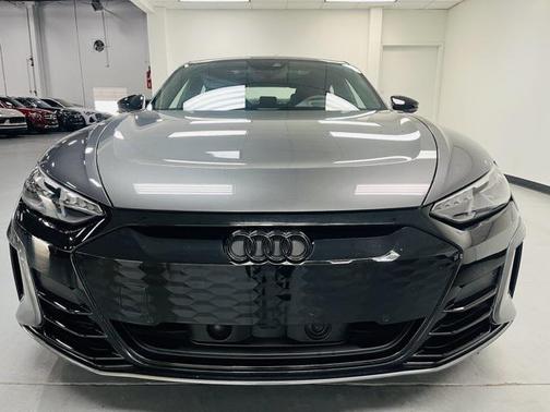 2022 Audi e-tron GT Premium Plus