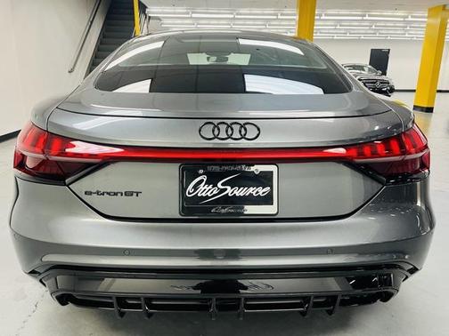 2022 Audi e-tron GT Premium Plus