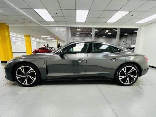 2022 Audi e-tron GT Premium Plus