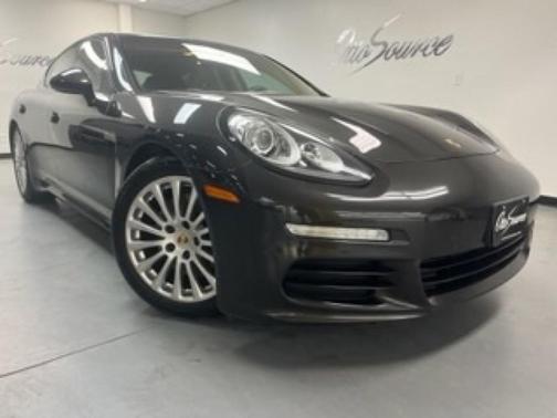 2016 Porsche Panamera 4
