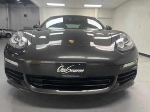 2016 Porsche Panamera 4
