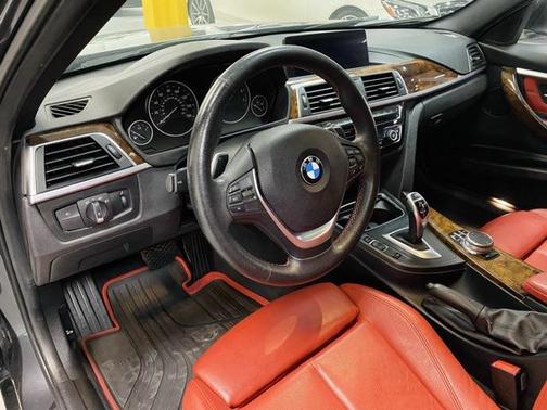2018 BMW 330 i xDrive