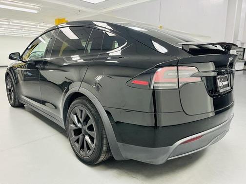 2022 Tesla Model X Base