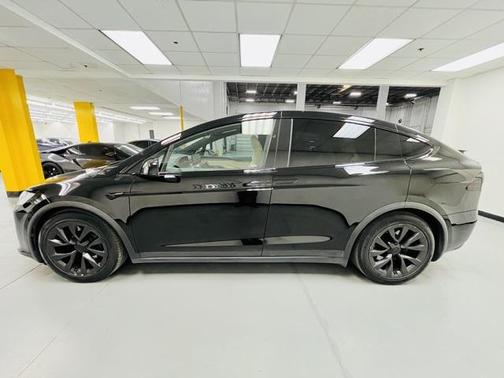 2022 Tesla Model X Base