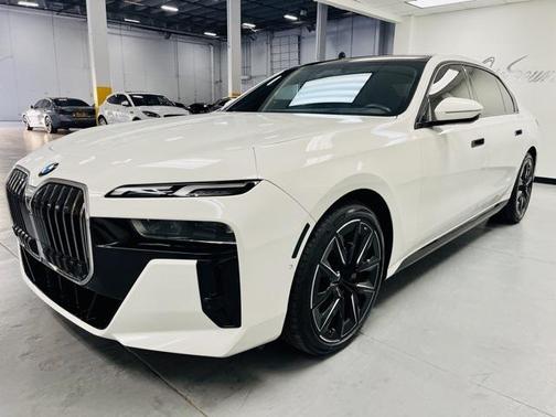 2023 BMW 740 i