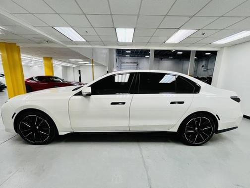 2023 BMW 740 i