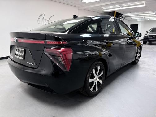 2018 Toyota Mirai Base