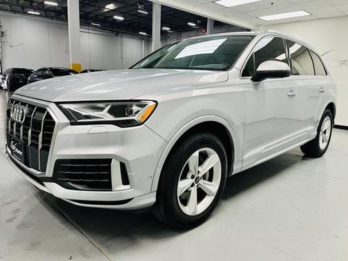 2022 Audi Q7 45 Premium Plus