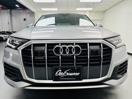 2022 Audi Q7 45 Premium Plus